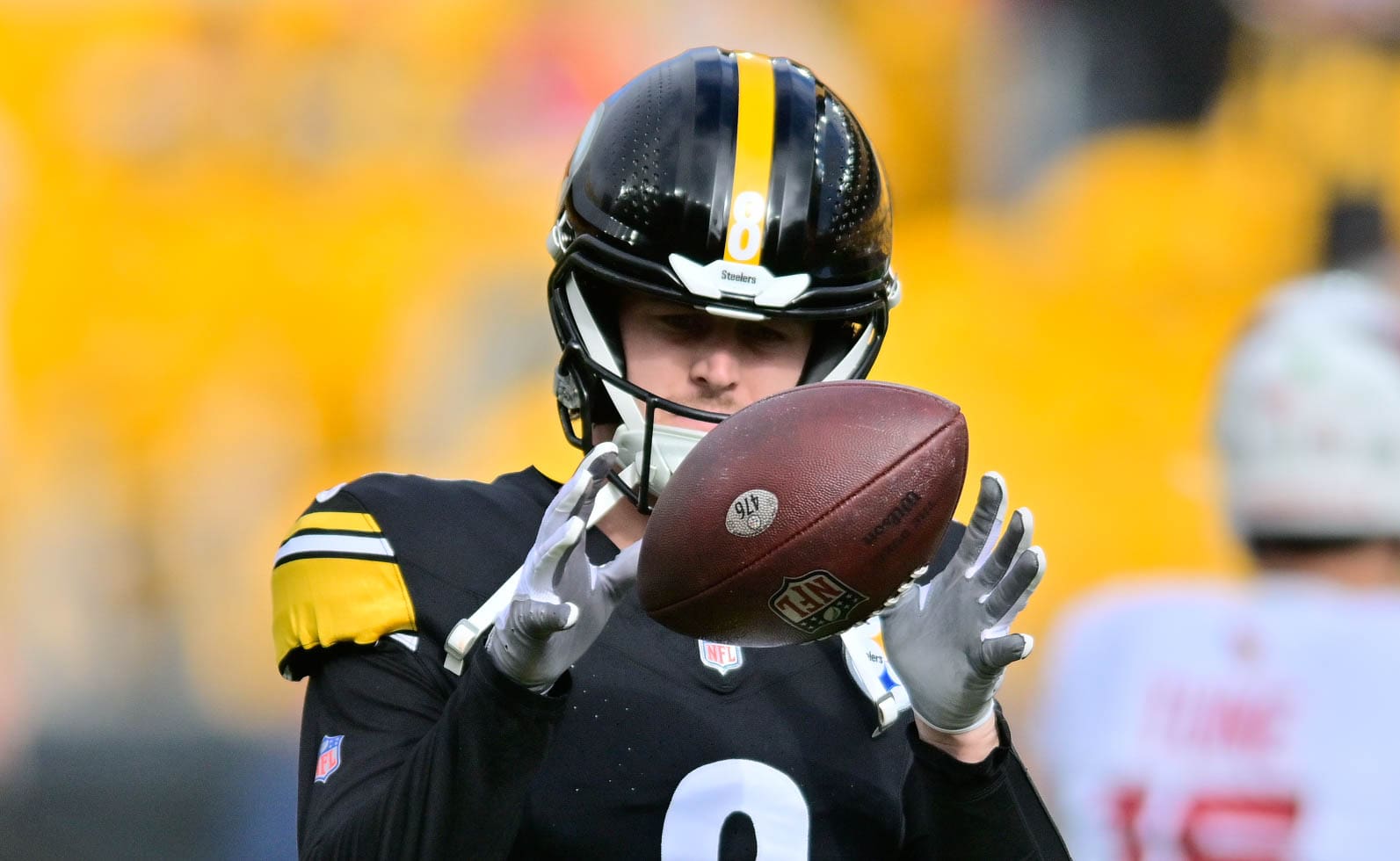 Steelers QB Kenny Pickett Out With Ankle Injury