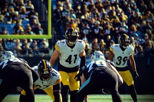 Robert Spillane (41) lines up as the Steelers played against the Carolina Panthers on Sunday, Dec. 18, 2022 at Bank of America Stadium in Charlotte. (Mitchell Northam / Steelers Now)