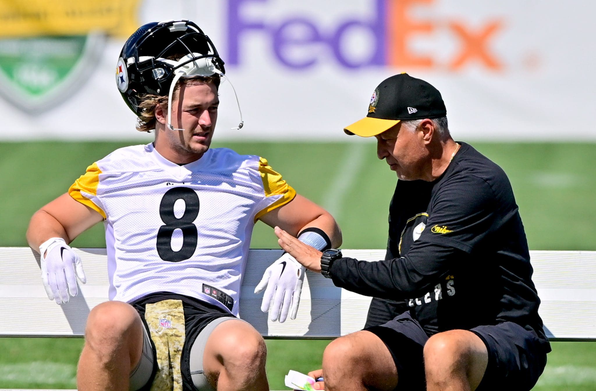 Steelers QB Coach Mike Sullivan Kenny Pickett