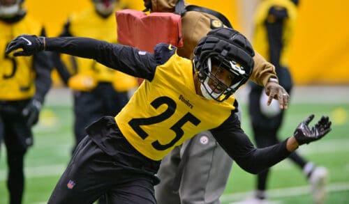 Steelers DB Eric Rowe