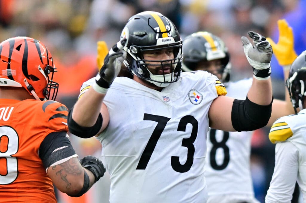 Steelers LG Isaac Seumalo injury