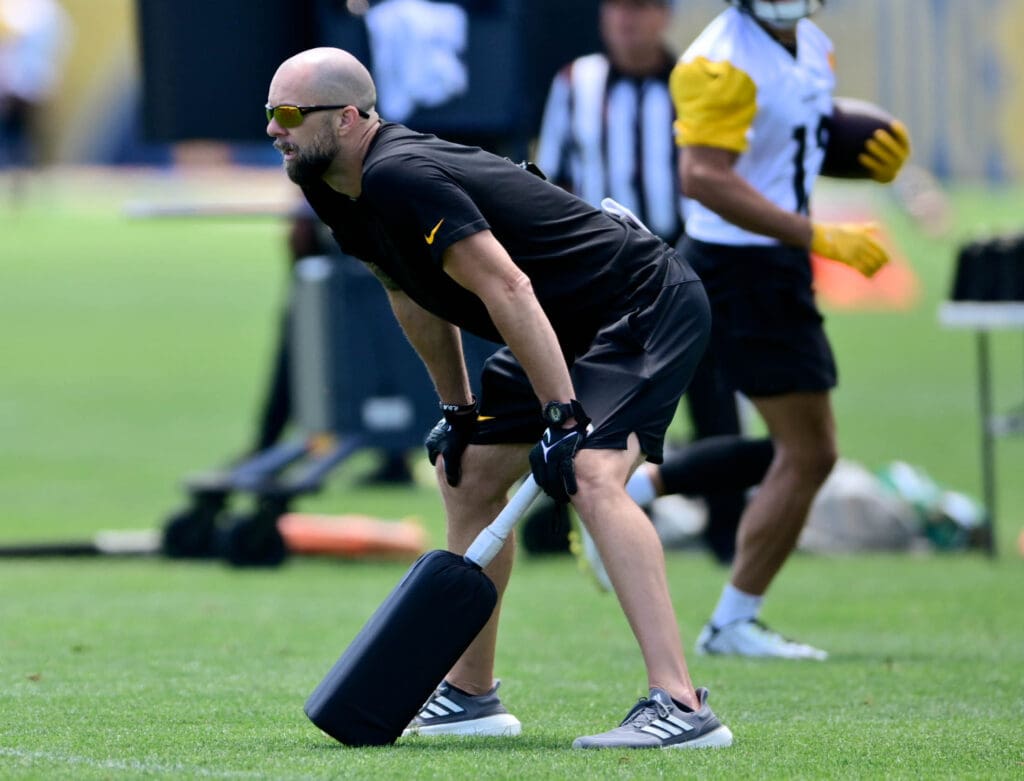 Steelers WRS Coch Zach Azzanni