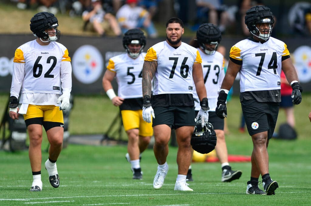 Pittsburgh Steelers OL Troy Fautanu