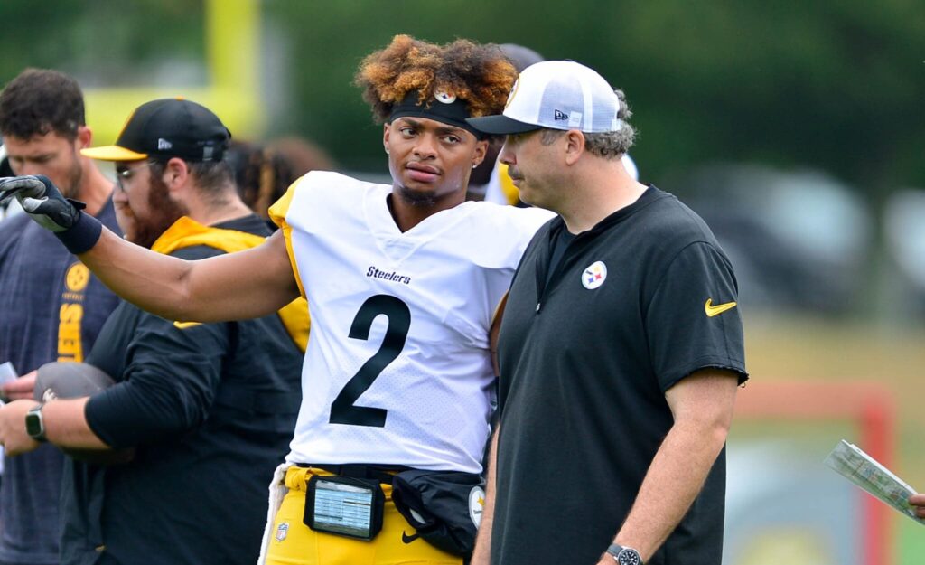 Pittsburgh Steelers offensive coordinator Arthur Smith and quarterback Justin Fields