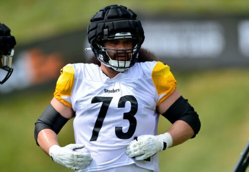 Pittsburgh Steelers guard Isaac Seumalo