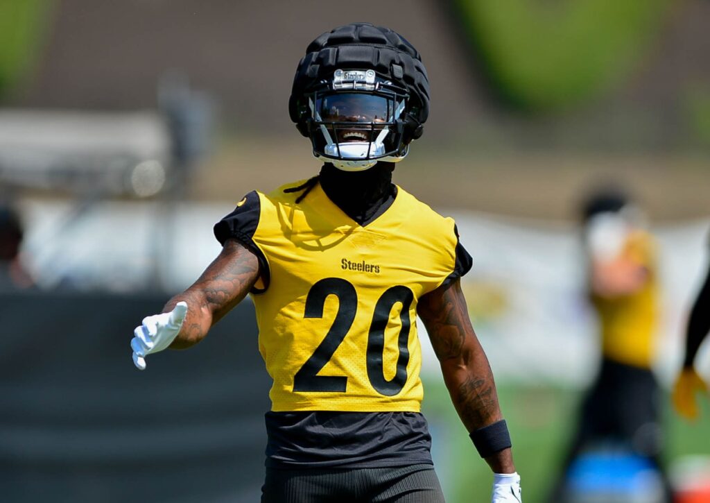 Pittsburgh Steelers CB Cam Sutton