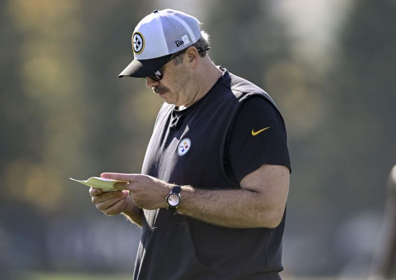 Steelers offensive coordinator Arthur Smith