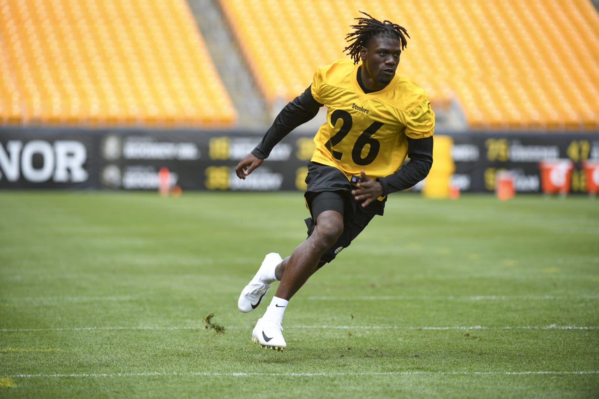 Steelers Re-Sign Cornerback James Pierre