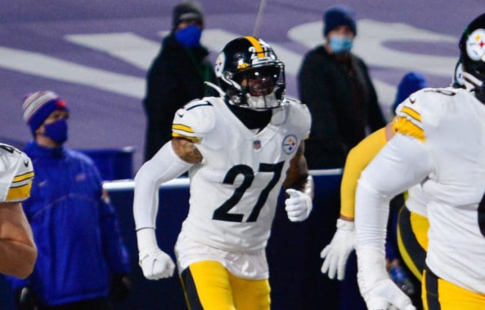 Pittsburgh Steelers linebacker Marcus Allen (27) warms up on the field  before an NFL football game against the Indianapolis Colts, Monday, Nov.  28, 2022, in Indianapolis. (AP Photo/Zach Bolinger Stock Photo - Alamy