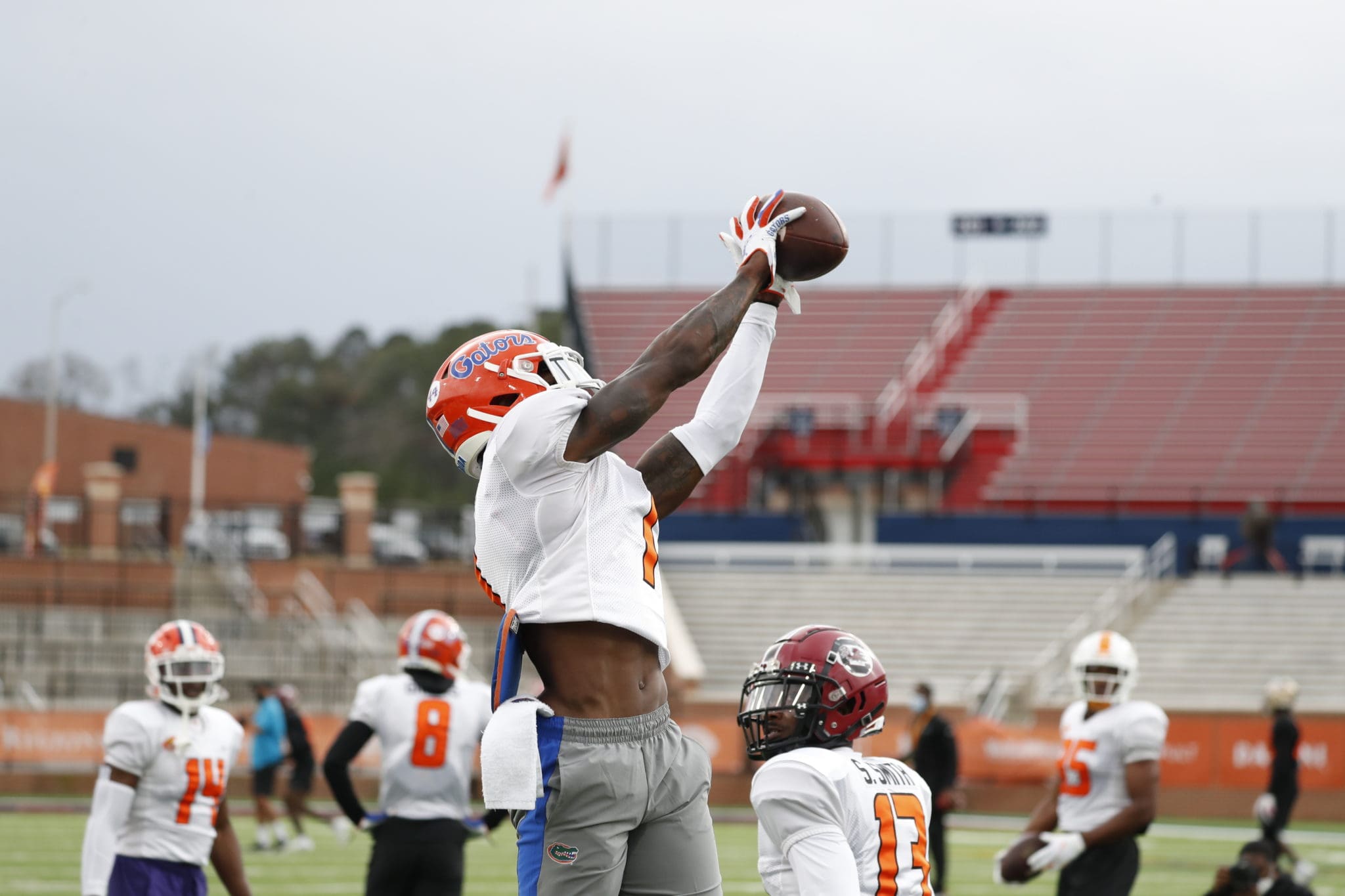 New York Giants first-round draft pick Kadarius Toney catches a pass during  NFL football rookie minicamp, Friday, May 14, 2021, in East Rutherford,  N.J. (AP Photo/Bill Kostroun Stock Photo - Alamy