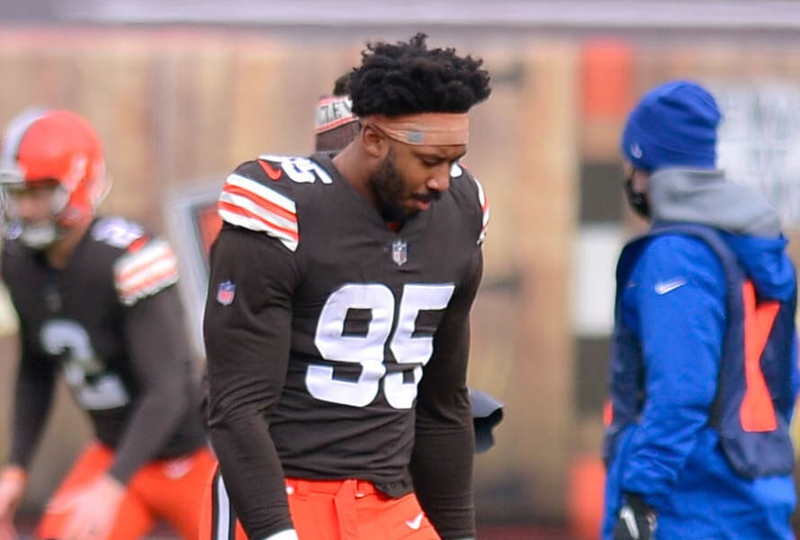 Myles Garrett update: Browns DE suffers injury early in third