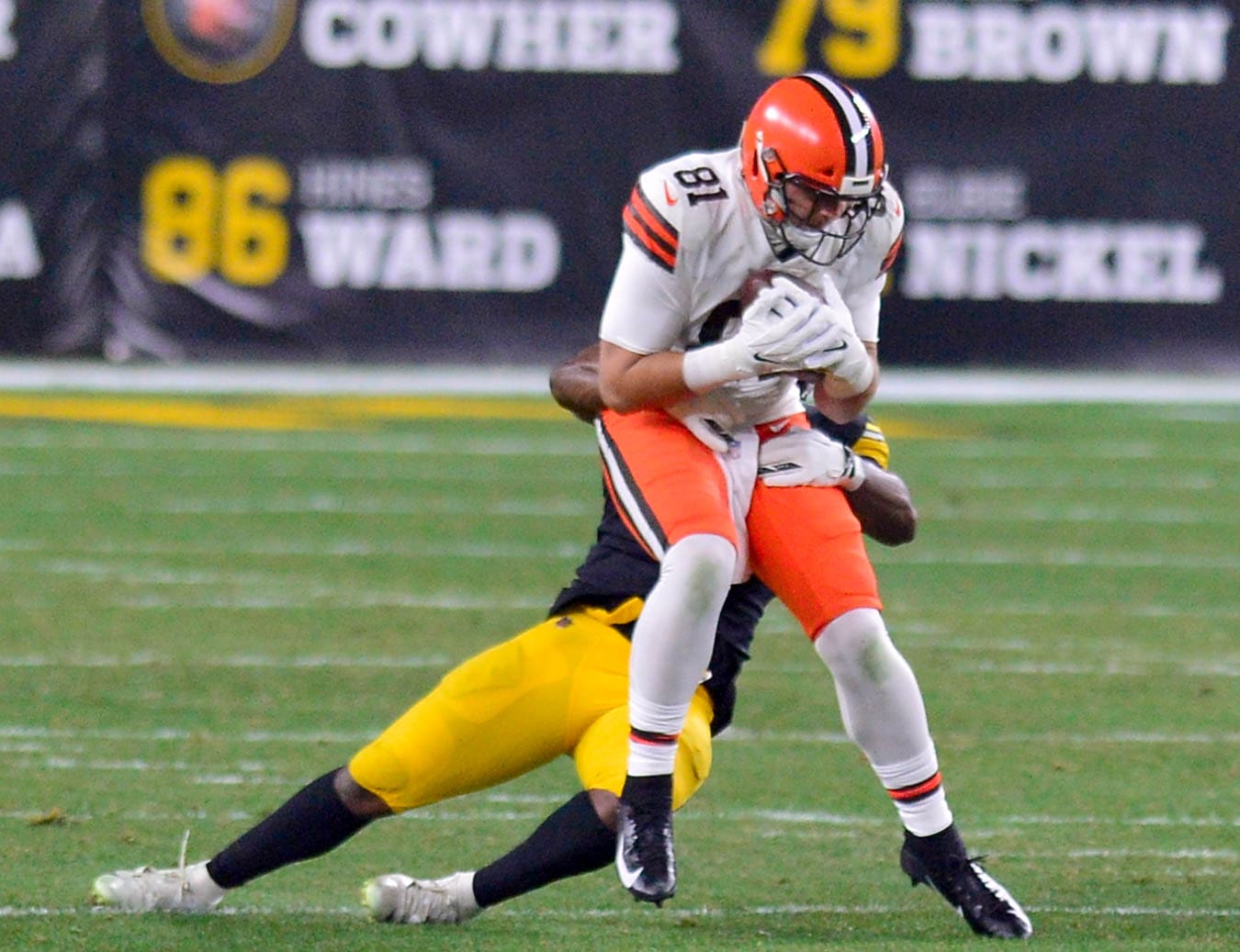 Browns beat Steelers 48-37 in Wild Card playoff game