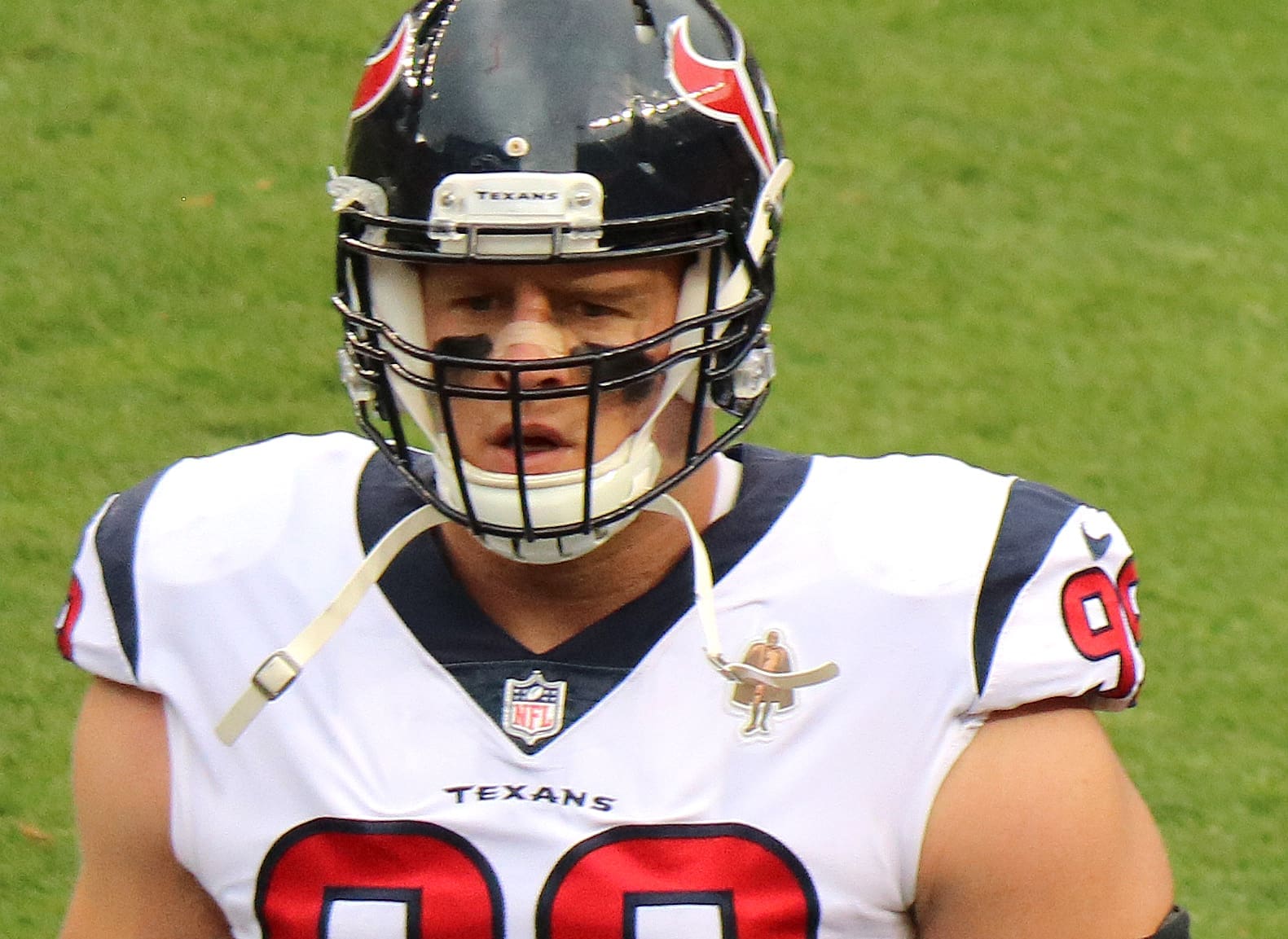 Texans honor J.J. Watt, dominate Steelers 30-6 at home