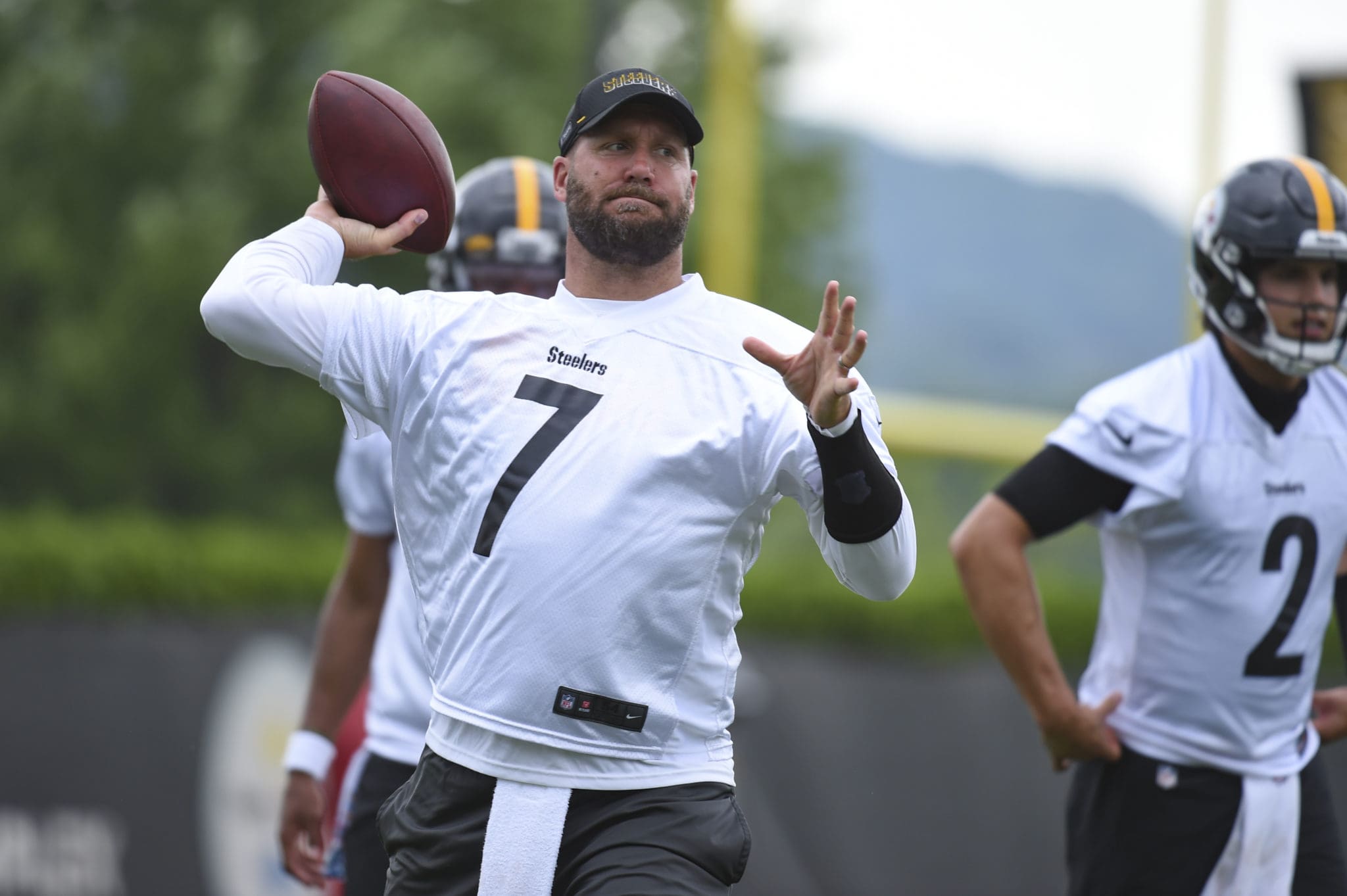 New FB Kendrick Green Destroying LBs at Steelers Training Camp