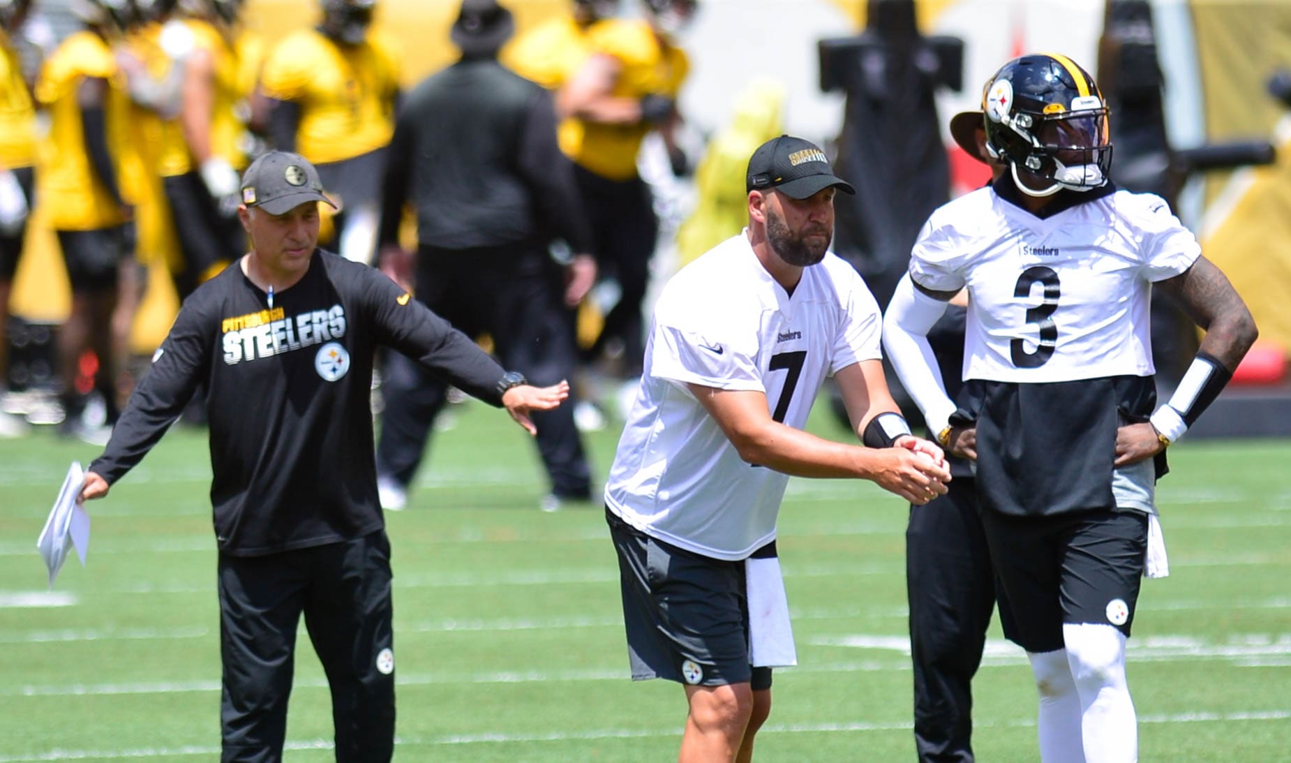 New Steelers QB Dwayne Haskins Learning Tricks of the Trade from Vet Ben  Roethlisberger