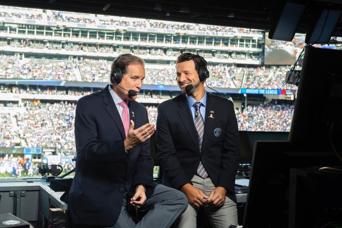 Jim Nantz and Tony Romo took a while to realize what was up with the  Steelers-Patriots replay review