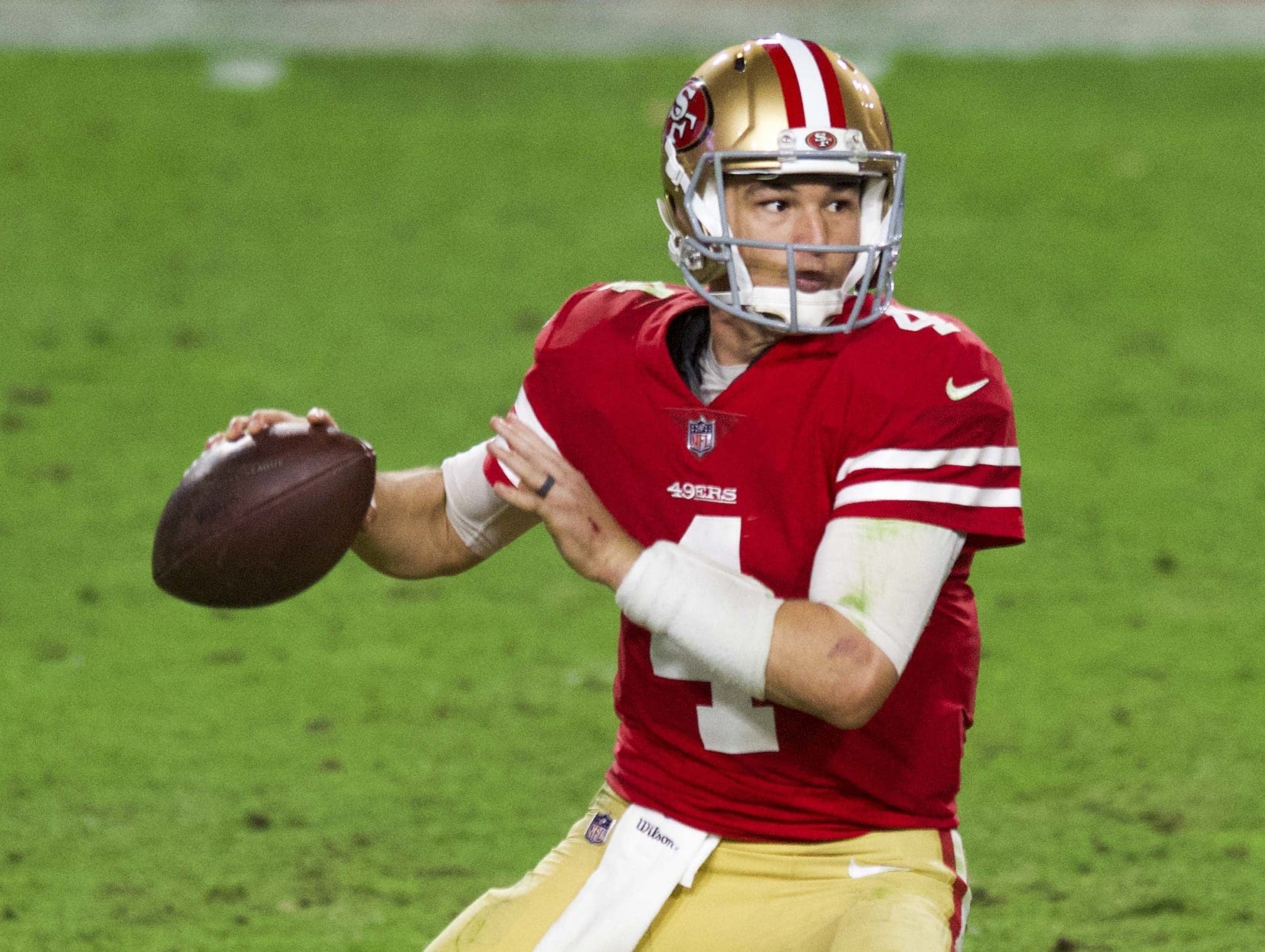 Cleveland Browns quarterback Nick Mullens (9) throws against the