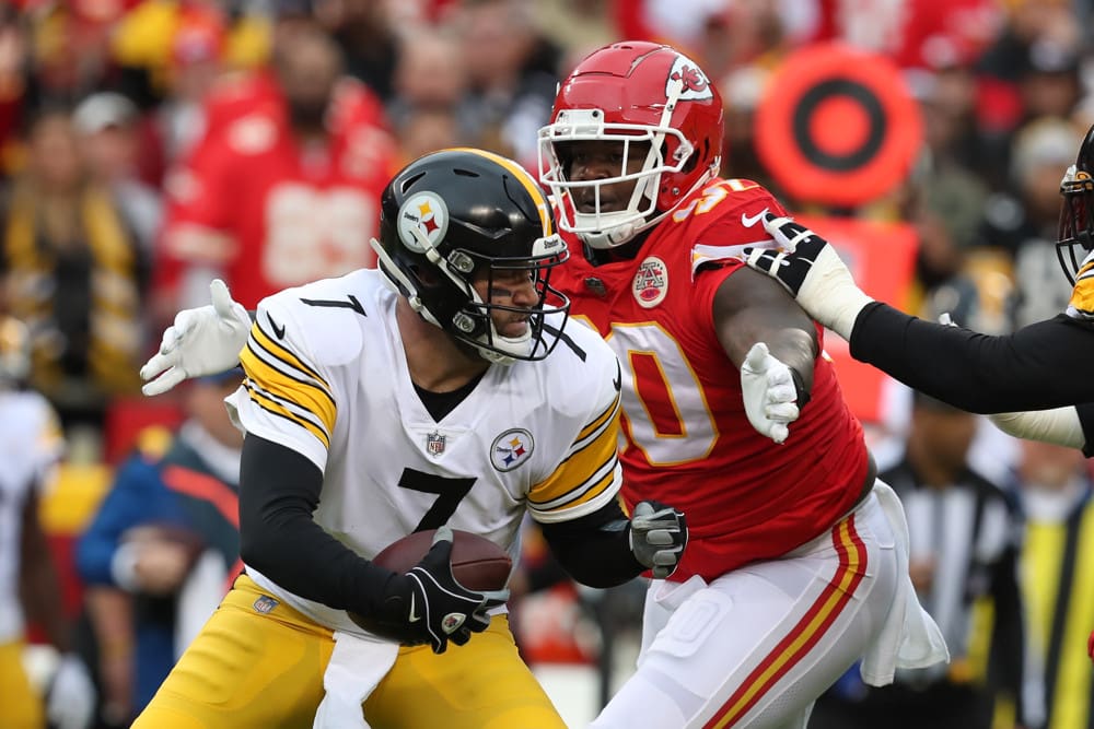 Kansas City Chiefs defeat Pittsburgh Steelers 36-10