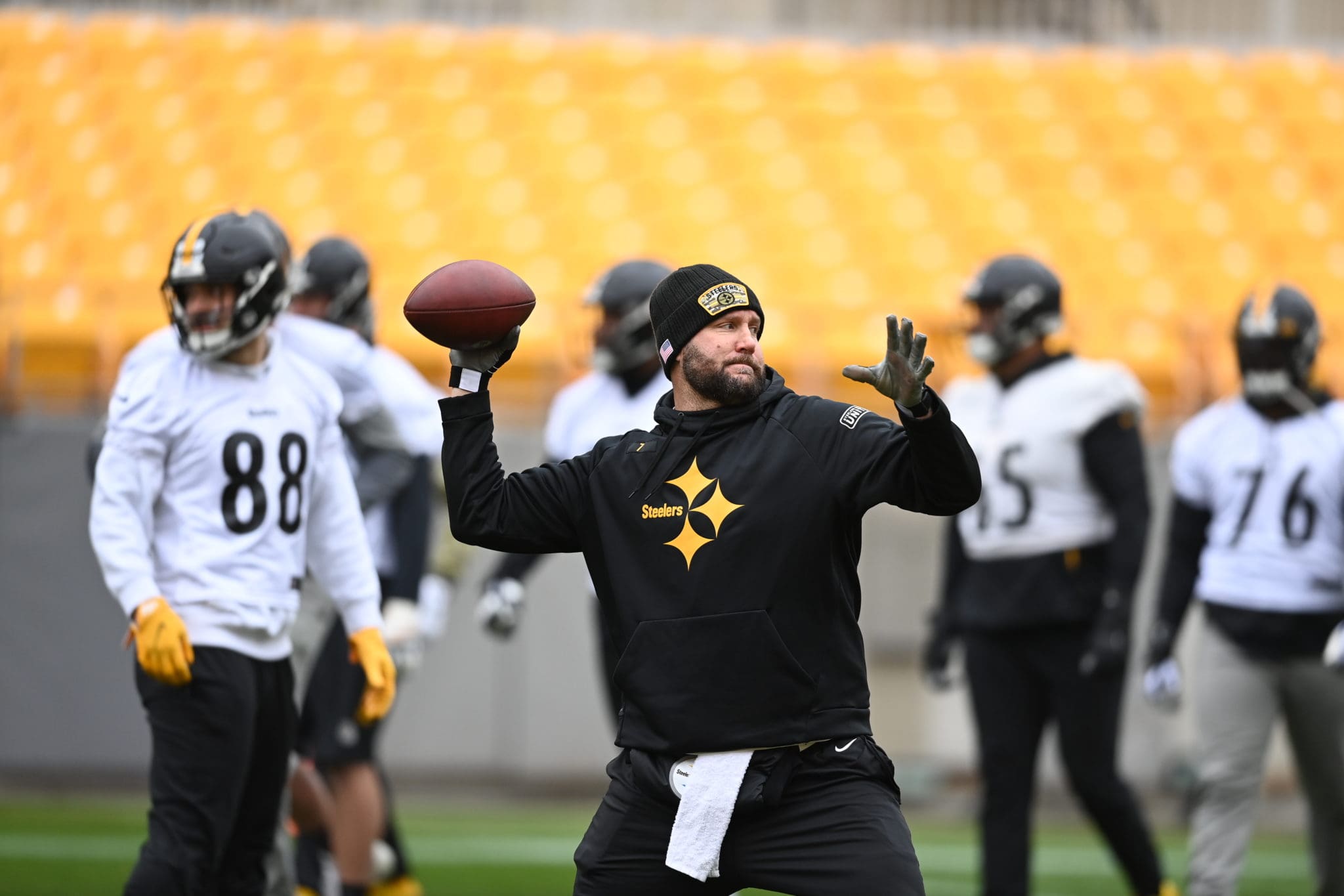 The Pittsburgh Steelers Quarterback Battle to Replace Big Ben Heats Up -  FanBuzz