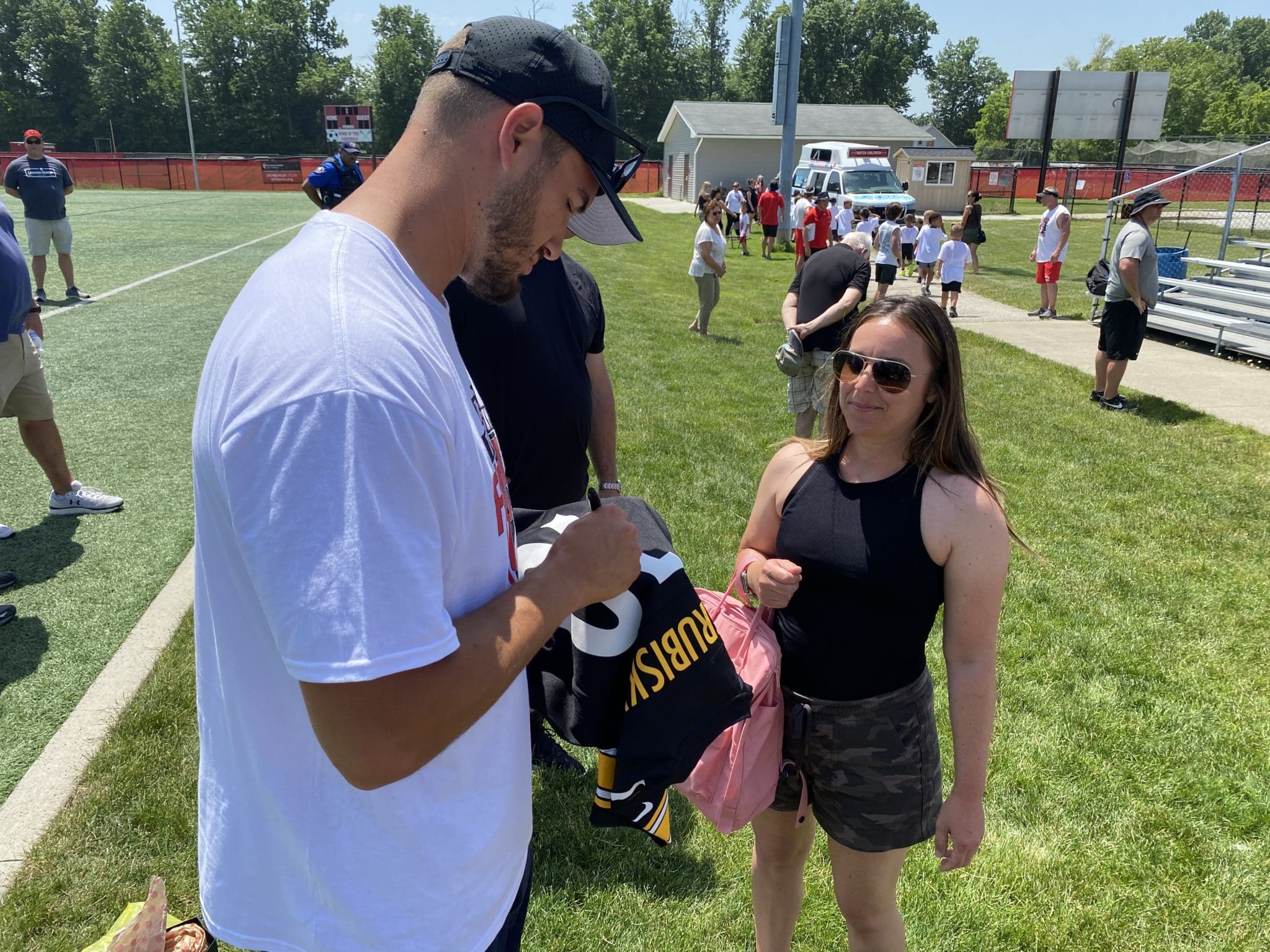 Pittsburgh Steelers on X: Pre-practice autographs ✍️ #SteelersCamp   / X