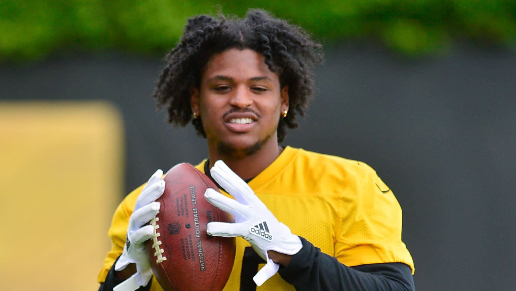 Steelers linebacker Devin Bush handled benching 'like a true pro