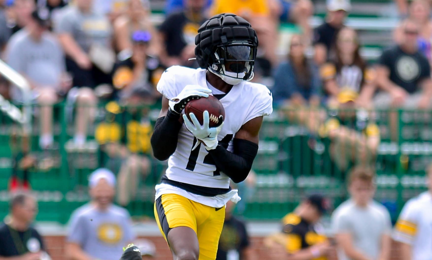 Steelers rookie WR George Pickens makes incredible one-handed catch