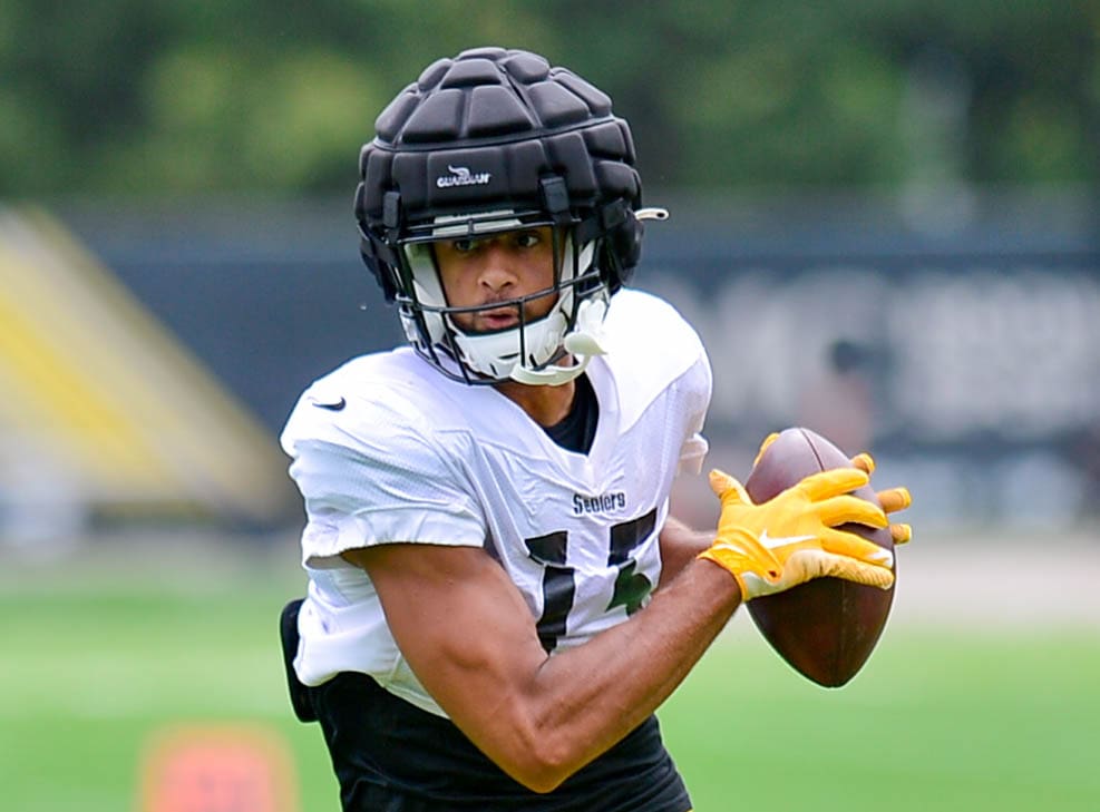 Steelers receiver Cody White says it's 'not awkward' as team adds his dad  to front office