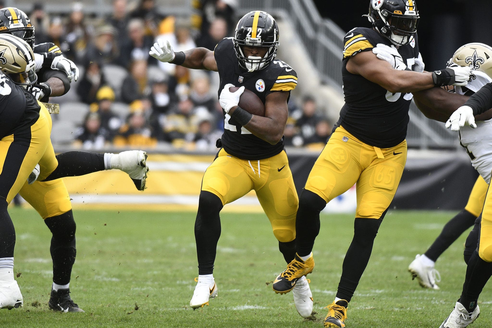 Steelers' Najee Harris blasts critics of the running back position