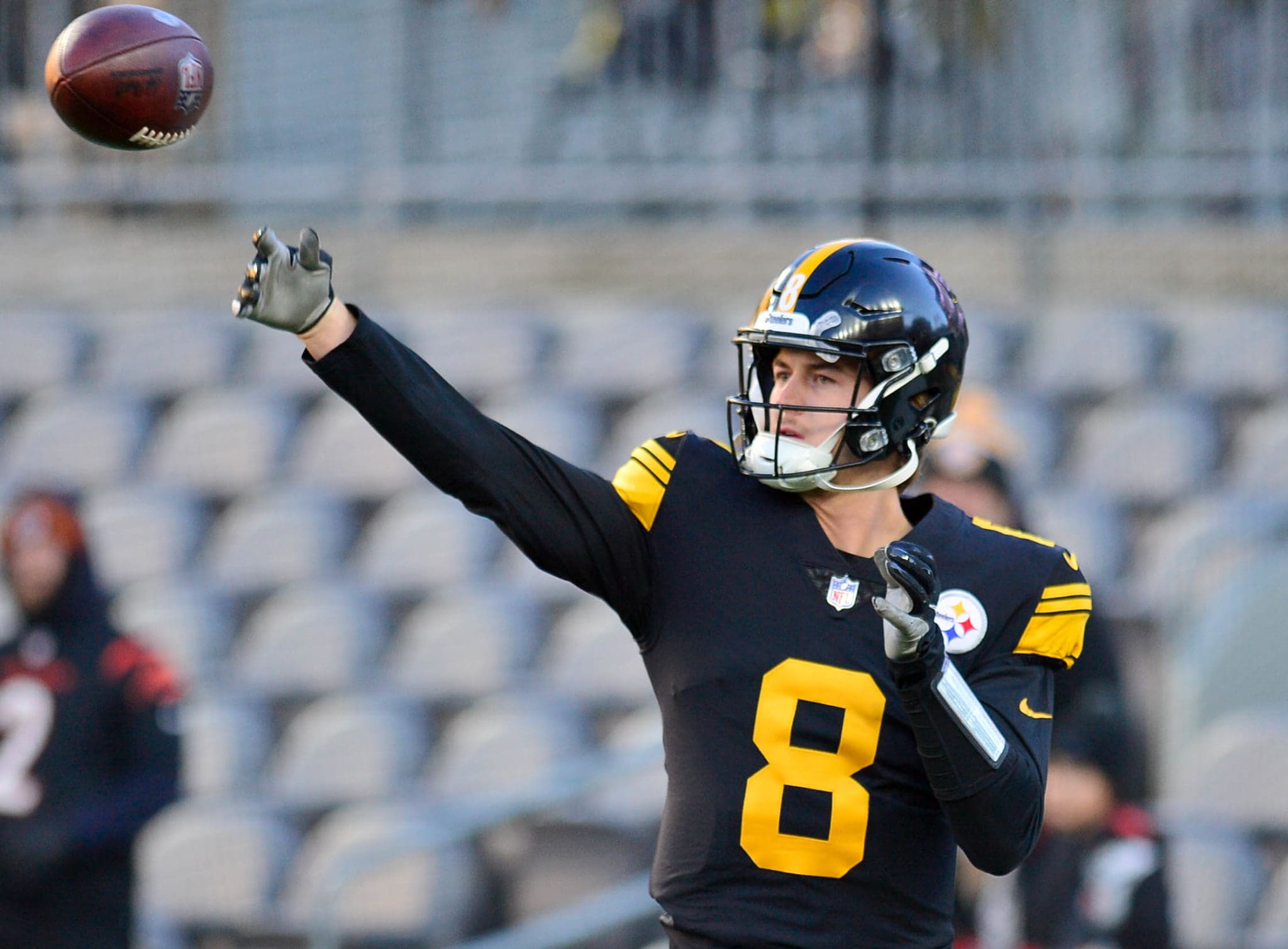 Kenny Pickett shines in Steelers' win, but Tomlin won't rush to