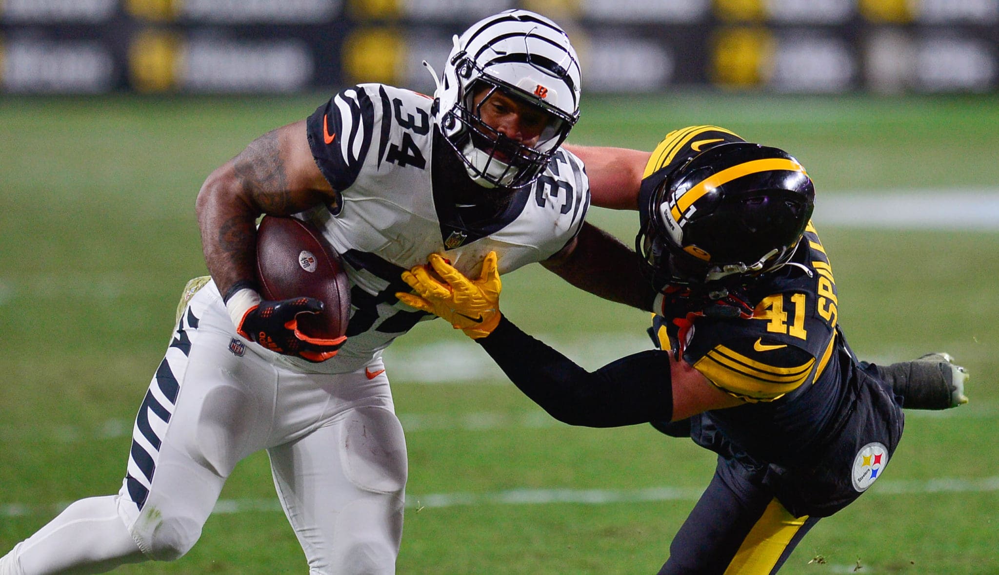 Burrow, Higgins, Perine Carve Up Steelers for 37-30 Bengals Win