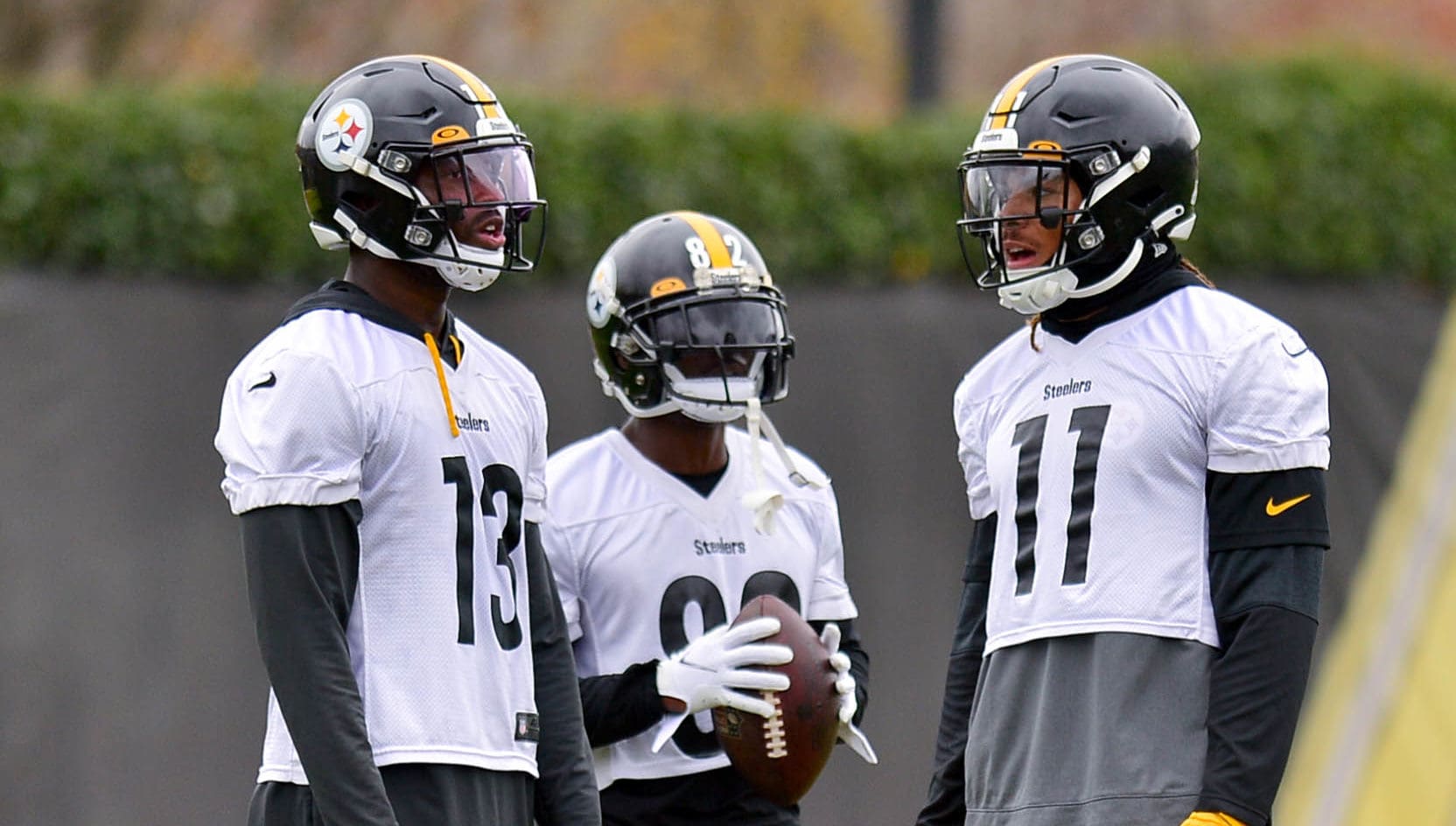 Steelers left razor-thin at wide receiver after Chase Claypool trade