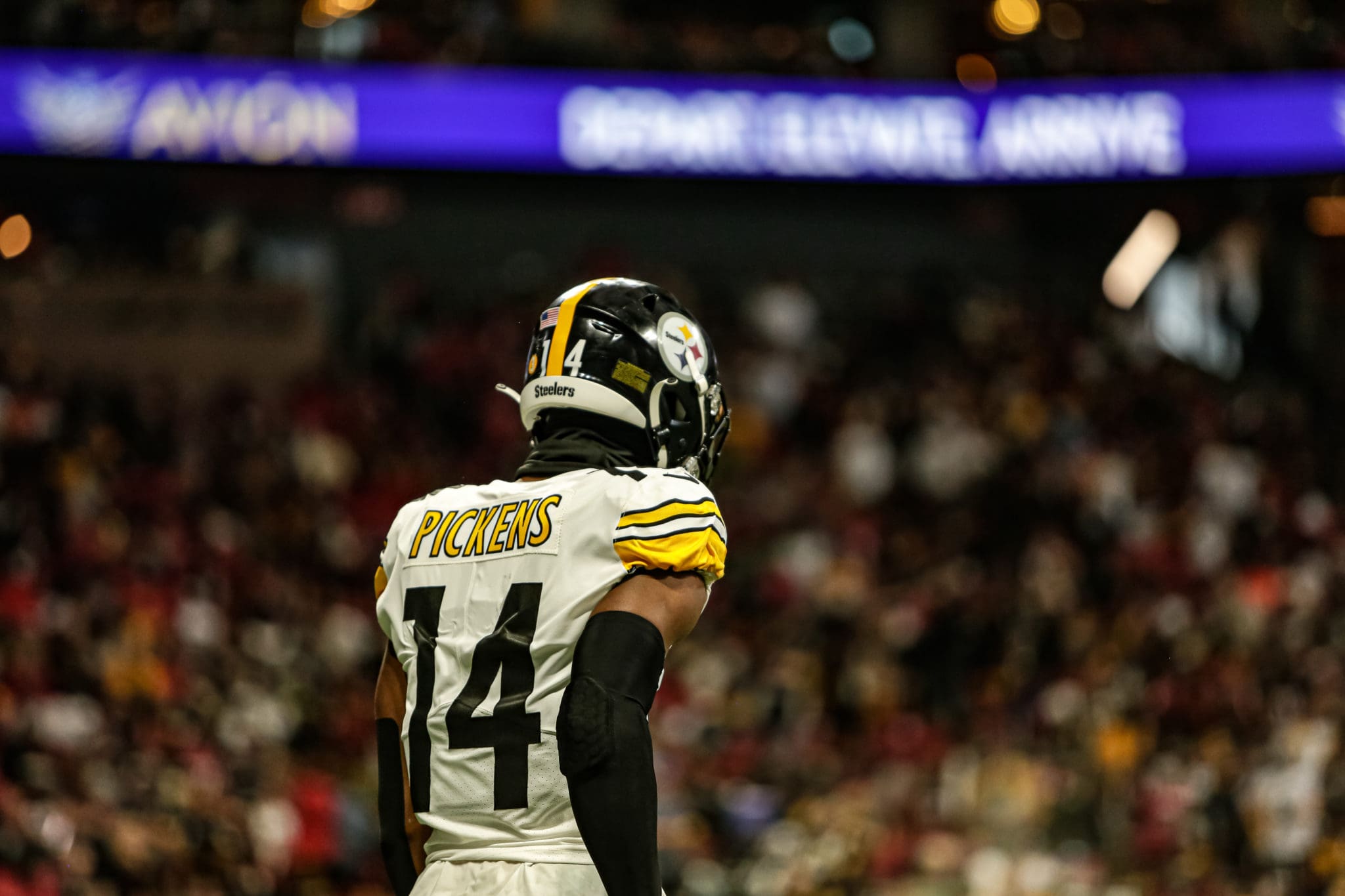 George Pickens throws massive shade at Kenny Pickett after Steelers blowout