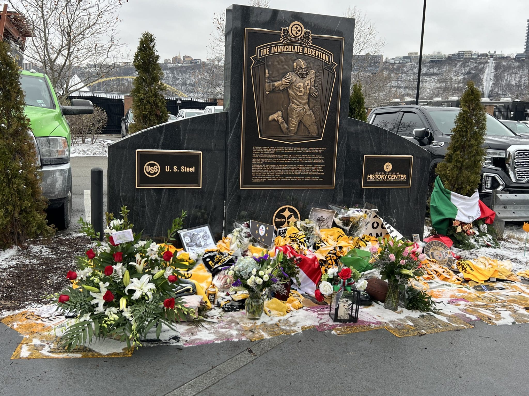 Steelers celebrate 'Immaculate Reception' with another monument