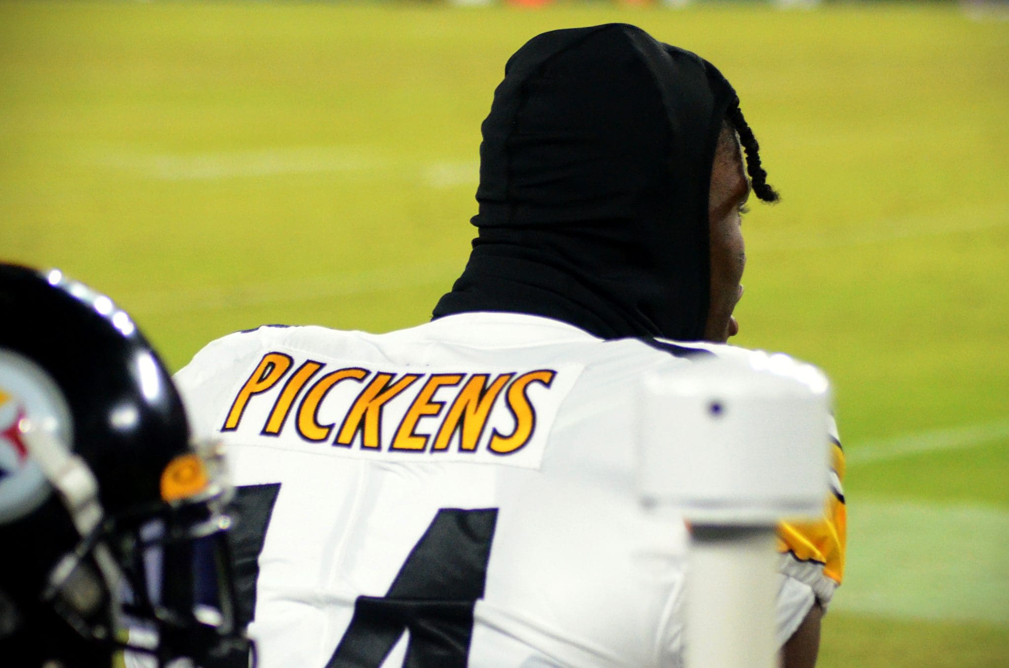 George Pickens looks on as the Steelers face the Ravens on Jan. 1, 2022 in Baltimore. (Mitchell Northam / Steelers Now)