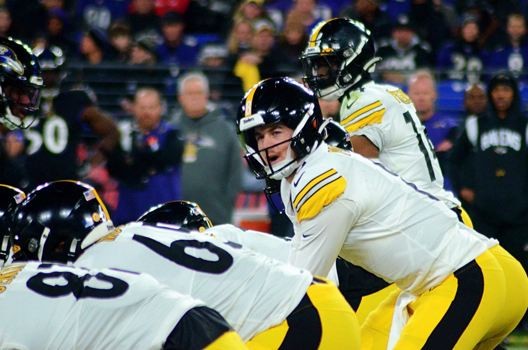 Kenny Pickett under-center as the Steelers face the Ravens on Jan. 1, 2022 in Baltimore. (Mitchell Northam / Steelers Now)