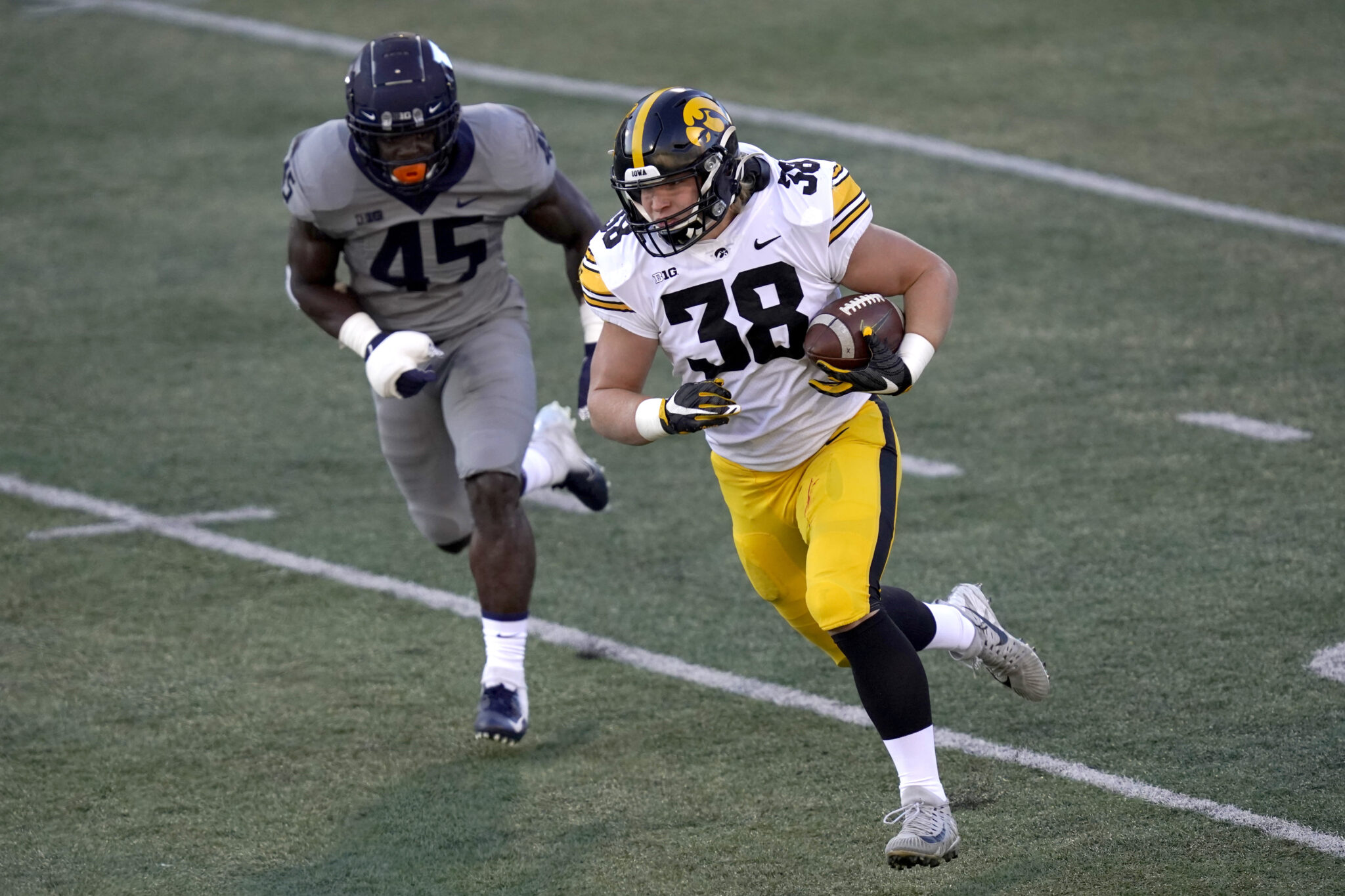 Iowa Football: Former Hawkeyes FB Monte Pottebaum retiring from NFL