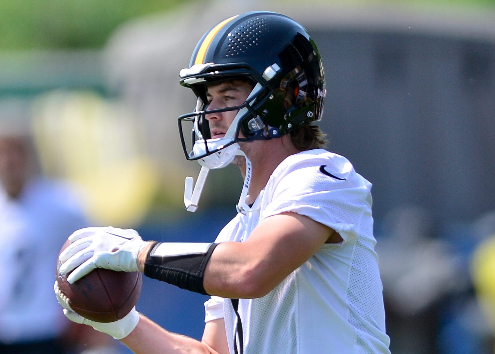 Steelers QB Kenny Pickett enters Year 2 focused on the details – Butler  Eagle