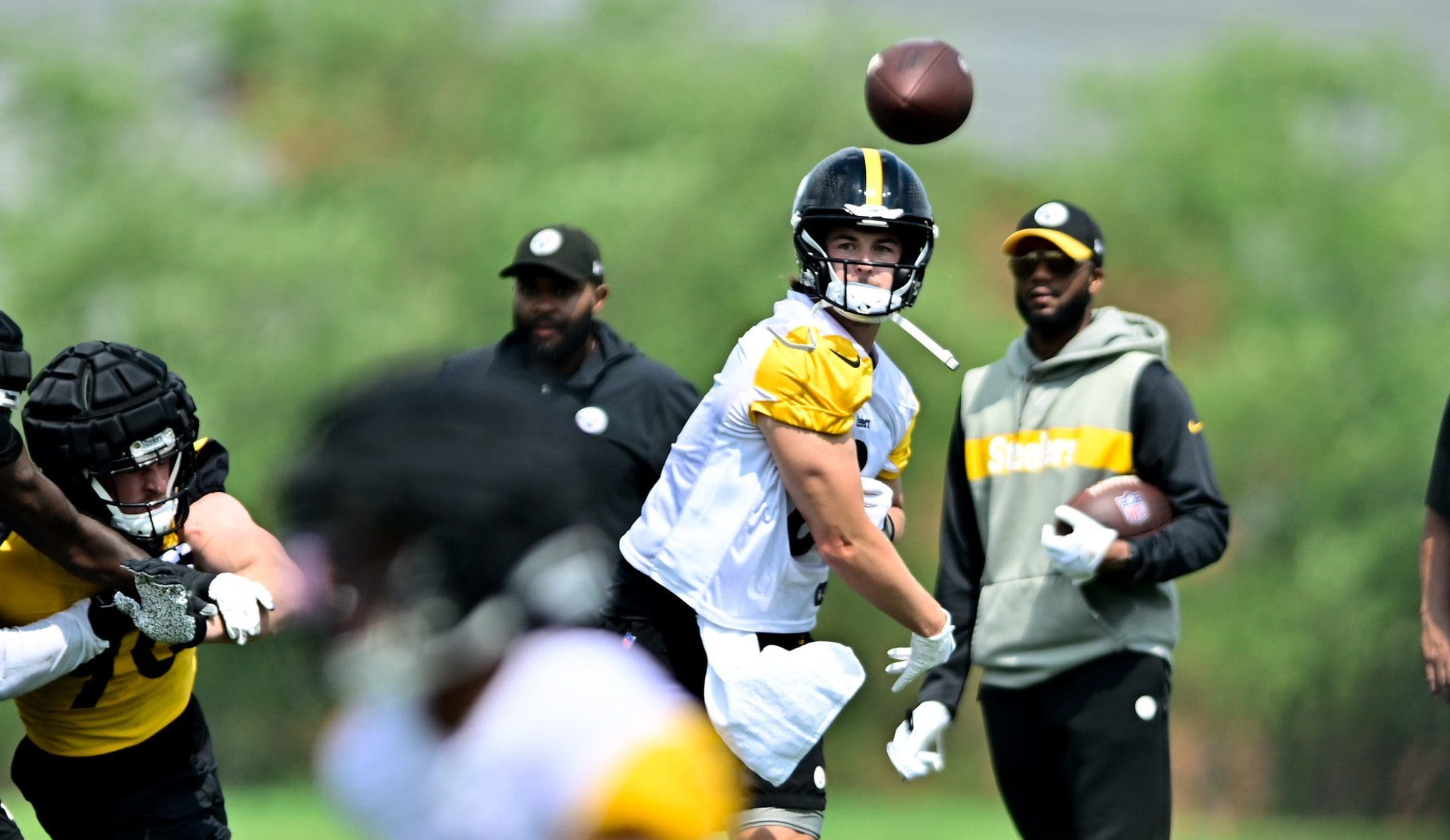 Kenny Pickett shines in Steelers' win, but Tomlin won't rush to