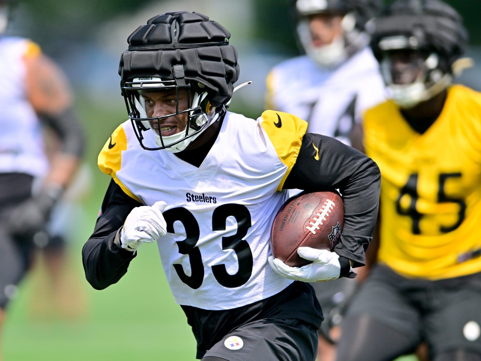 Flashy RB Showing Out at Steelers Training Camp