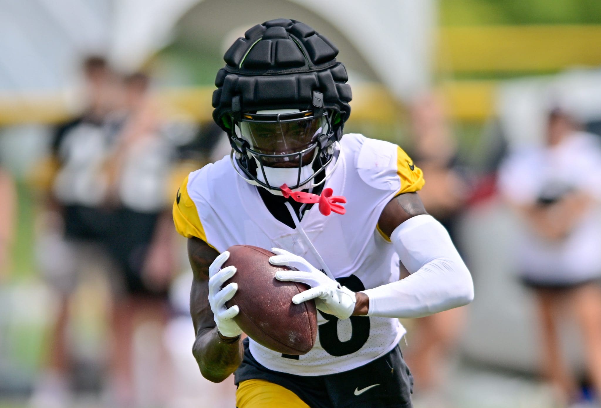 Steelers wide receiver Diontae Johnson sued for no-show at youth football  camp