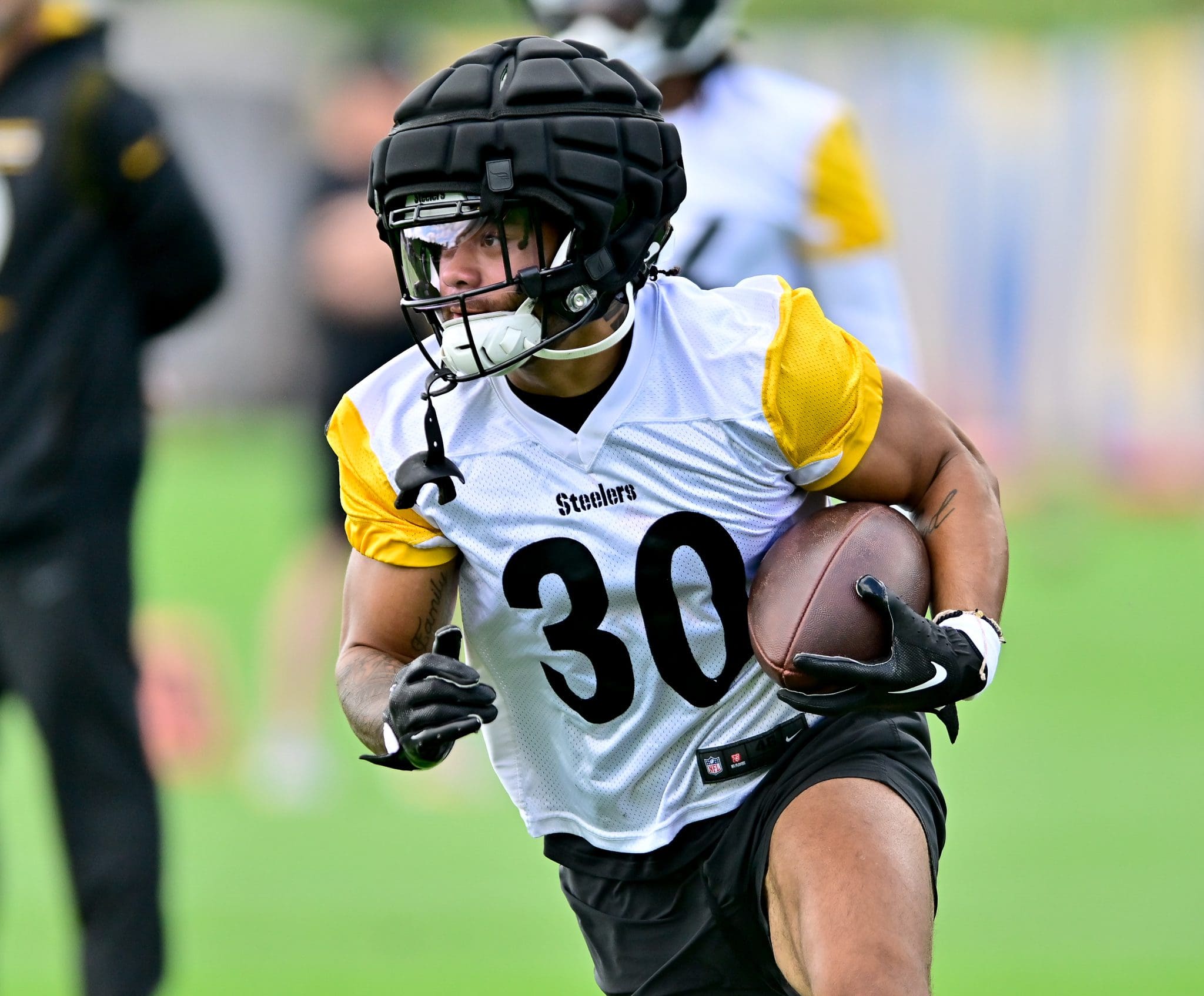 So sick! I love these uniforms  Pittsburgh steelers football, Steelers  uniforms, Pittsburgh steelers helmet