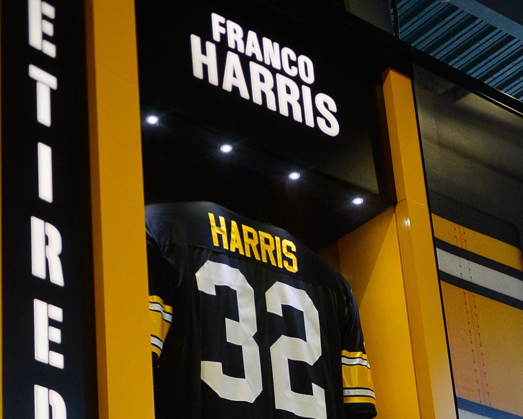Steelers, Franco Harris Family Unveil Retired Jersey Display