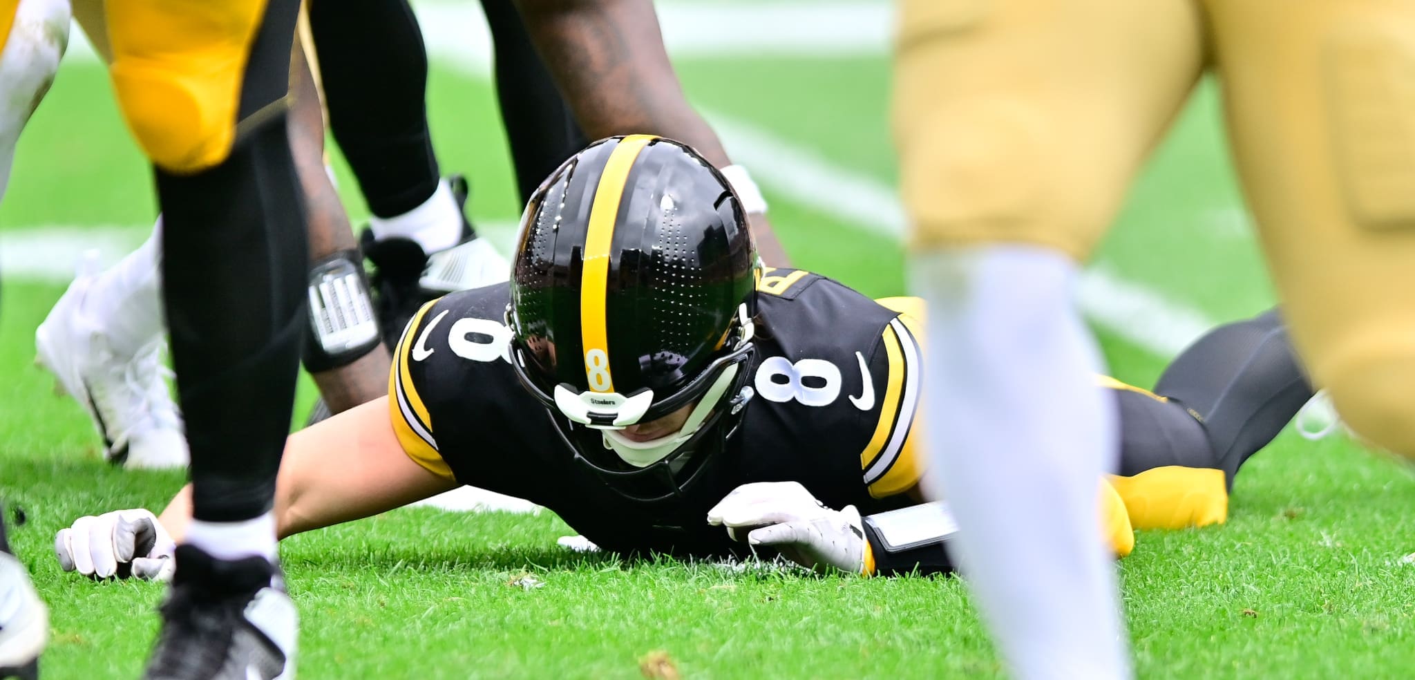 Former Steelers Defensive Lineman Chris Hoke Sees A Major Problem With The  Defense