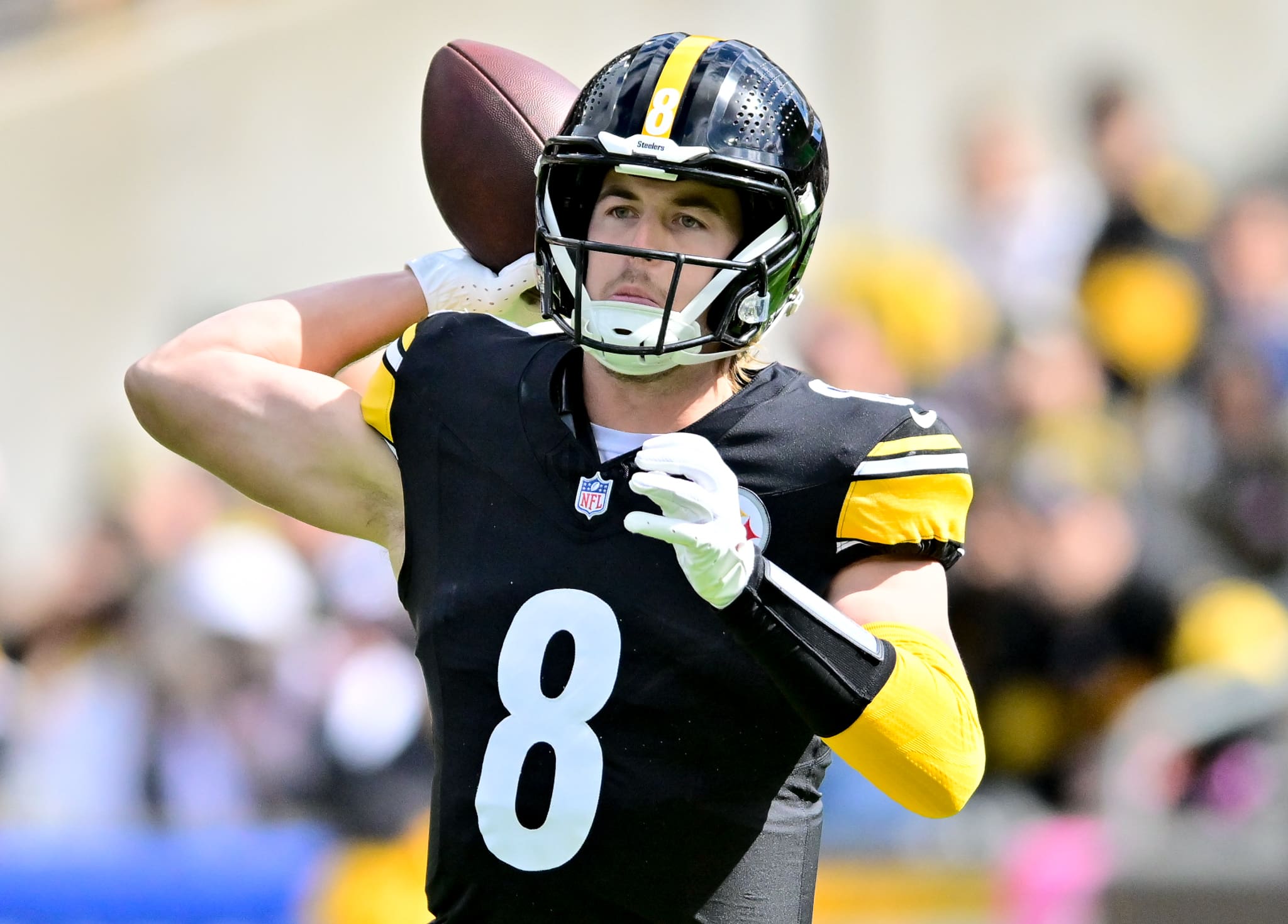 Kenny Pickett injury update: Steelers QB avoids serious knee injury ahead  of Week 5 - DraftKings Network