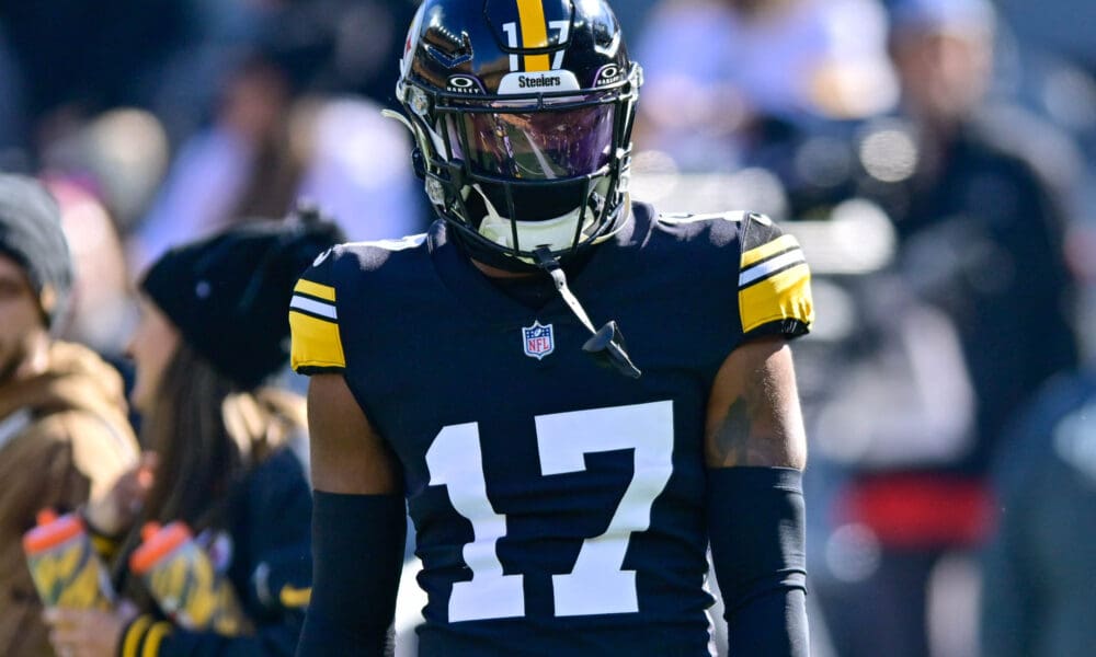 Former Steelers Safety Works Out with Raiders